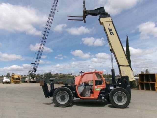 2017 JLG 1055-15