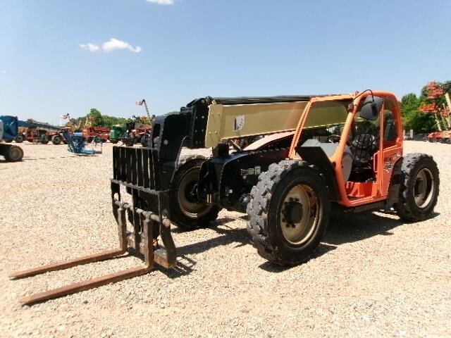 2020 JLG 742