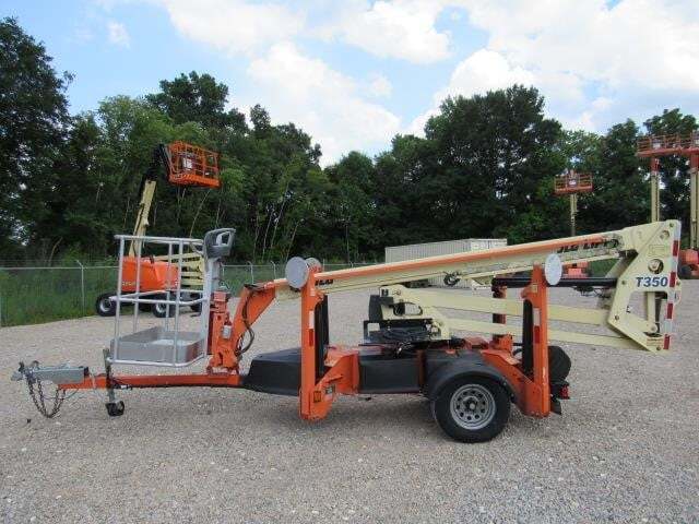 2019 JLG T350