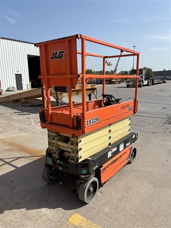 2020 JLG 1932R