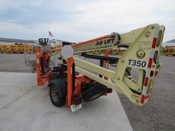 2019 JLG T350-8