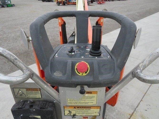 2019 JLG T350-10