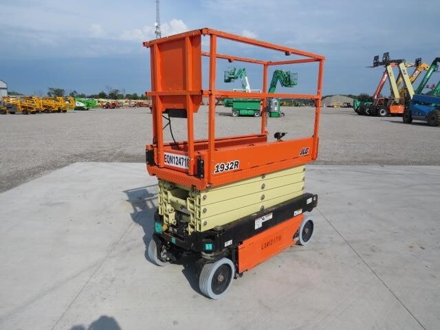 2020 JLG 1932R-2