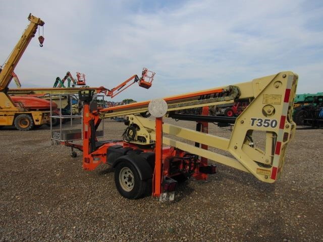 2019 JLG T350-8