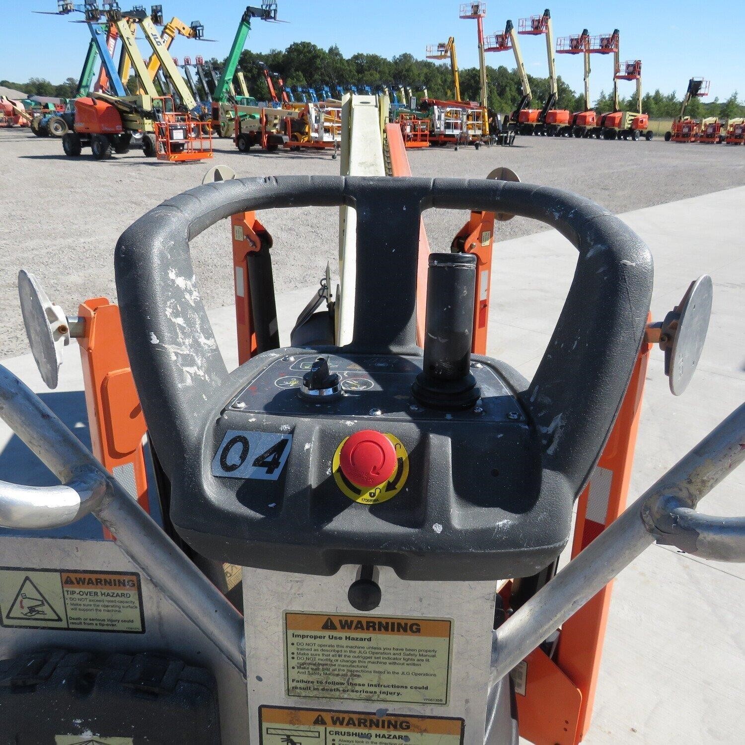2019 JLG T350-10